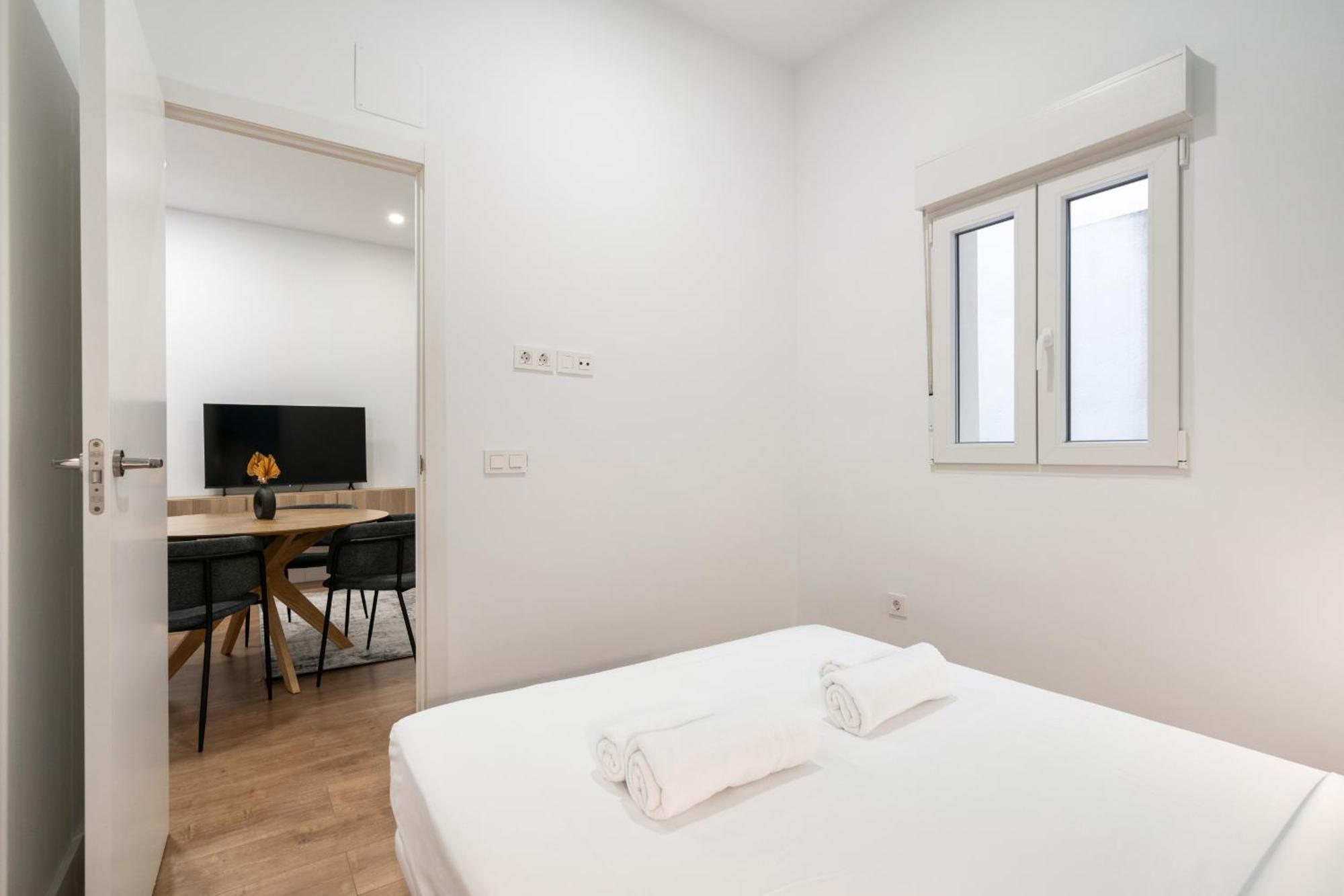 Apartamentos Reformados En Metro Pacifico Alquiler Temporal Madrid Exterior foto